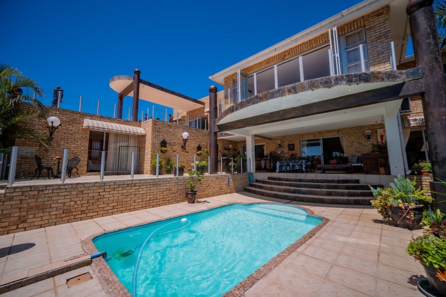 5 Bedroom Property for Sale in Wavecrest Eastern Cape